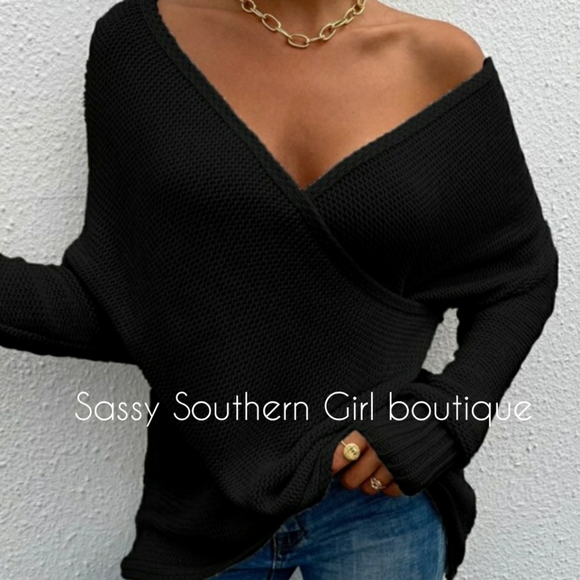 🆕⭐Black front wrap sweater - Picture 1 of 7